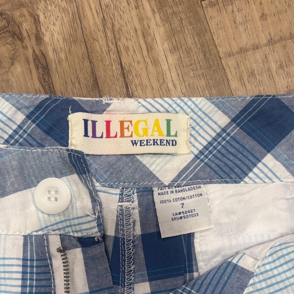 Set of 4 size 7 women’s illegal jeans / illegal weekend shorts. Get 4 for 1 - Picture 2 of 7